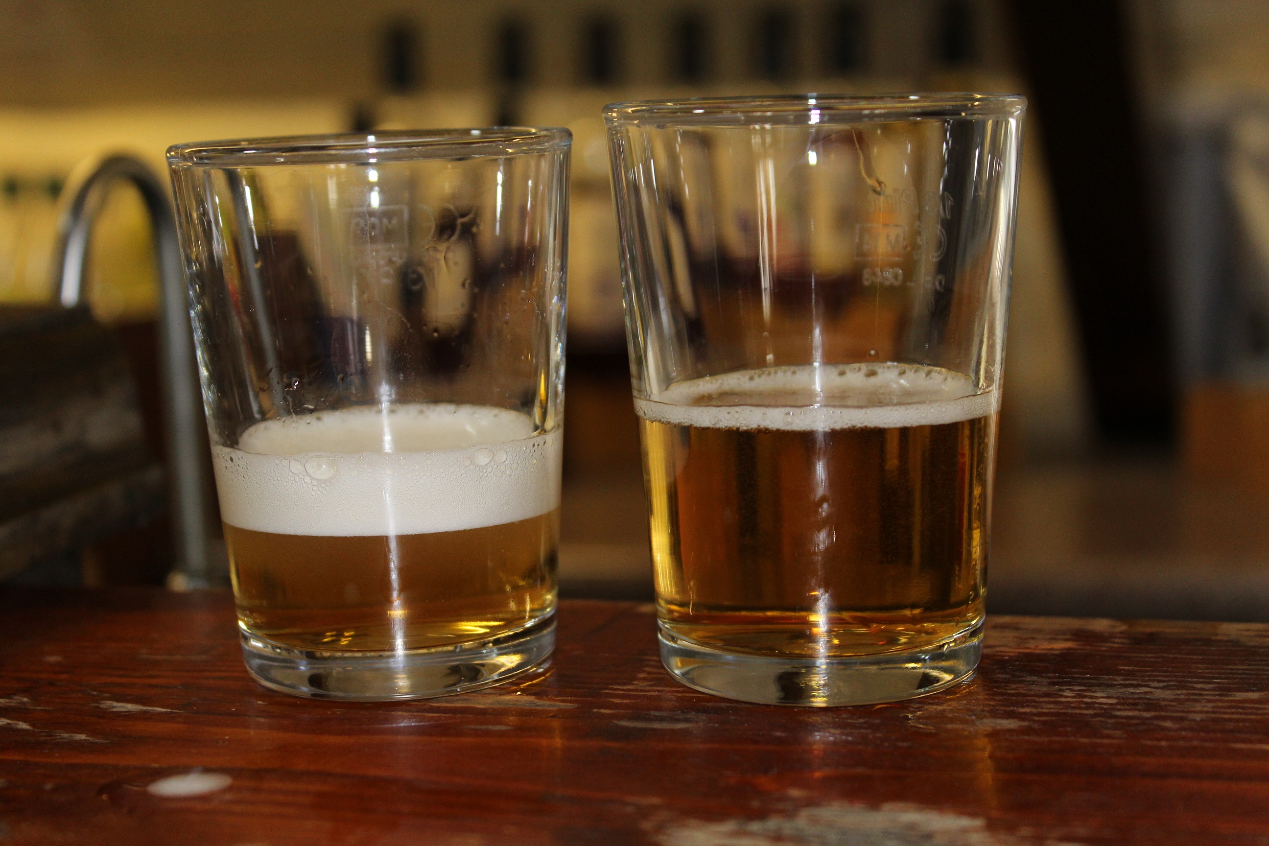 The same beer 'sparkled' (or "Northerned') (L) and the unsparkled, or 'Southerned' (R)